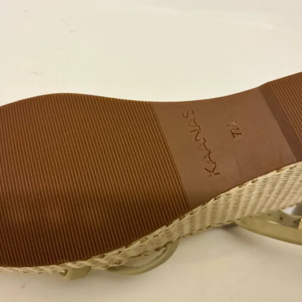 Kaanas chic woven
